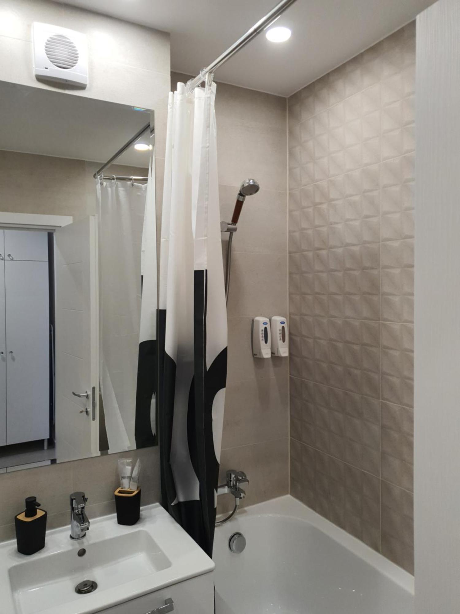 Premium Hils Brauner Studio Bucureşti Eksteriør bilde