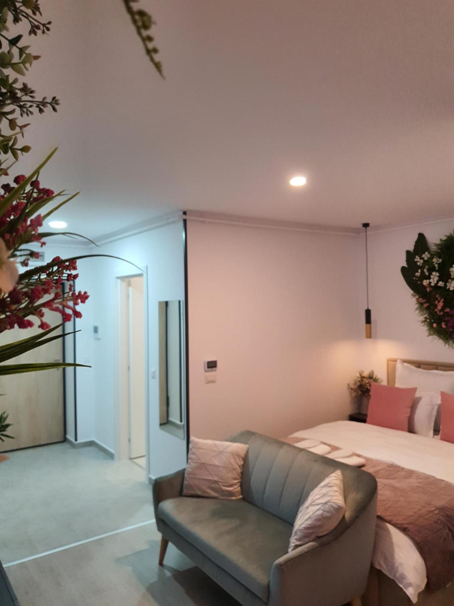 Premium Hils Brauner Studio Bucureşti Eksteriør bilde
